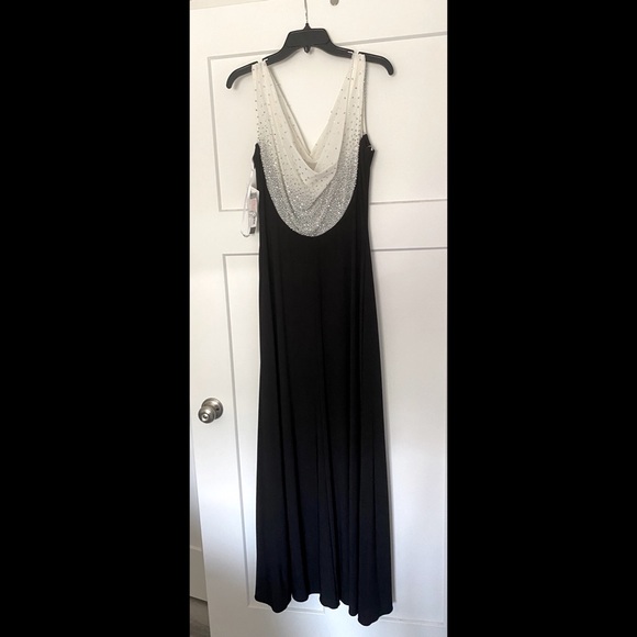 NWT Betsy Adam Gown w/ White Drape Neck & Beading - Picture 2 of 9